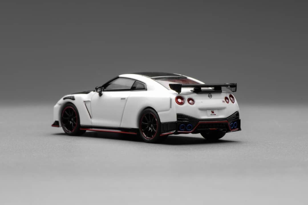 預訂:1/64 Motorhelix Nissan GT-R Nismo R35 Special Edition 2022 Brilliant White Pearl (M63525 )