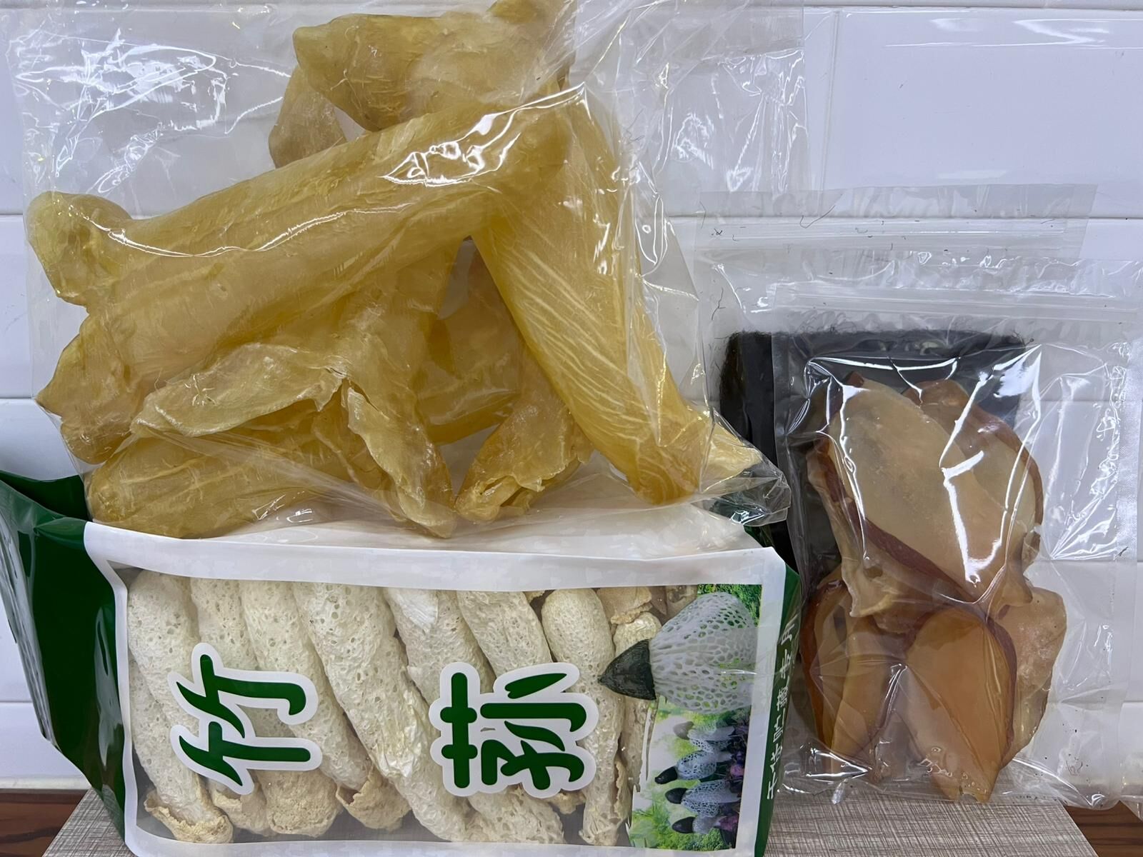 【直播】LL122367 嫁妝級特大花膠史上最平(5-7頭)(送螺片半磅 + 竹笙一包 + 髮菜一包)