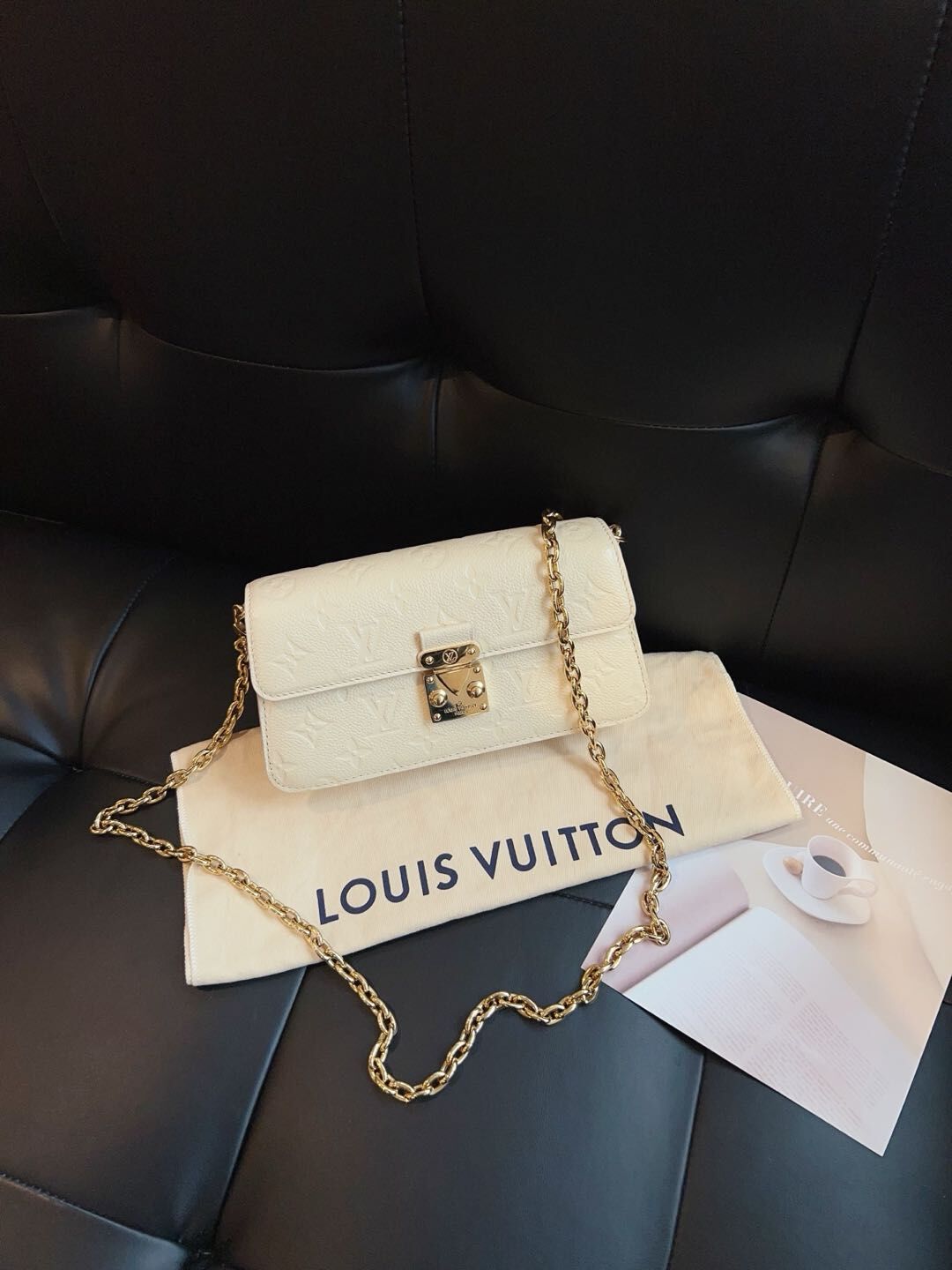 【99新】LV Wallet On Chain Metis 奶白色全皮壓花郵差鏈條包
