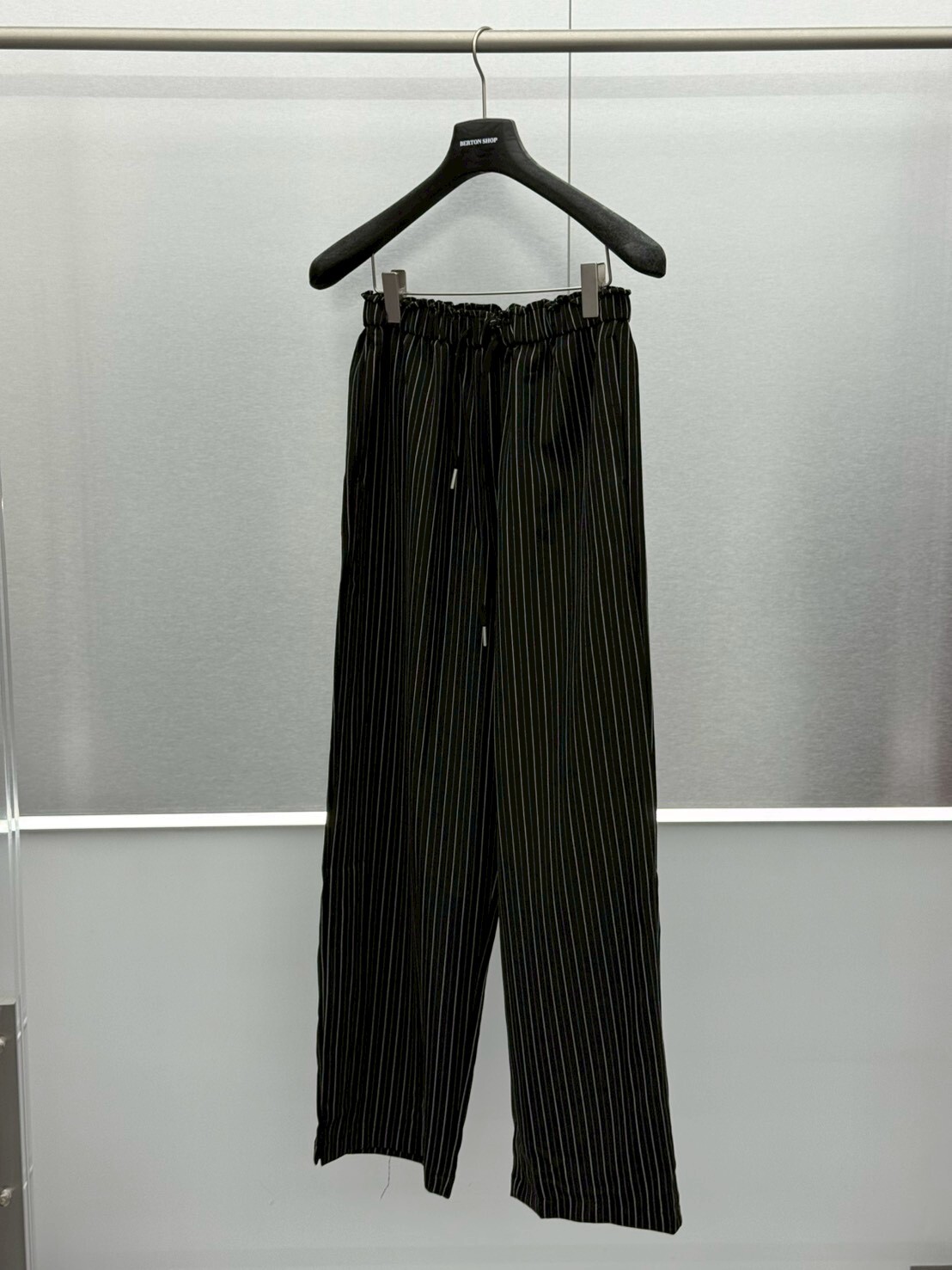 細直條鬆緊寬褲