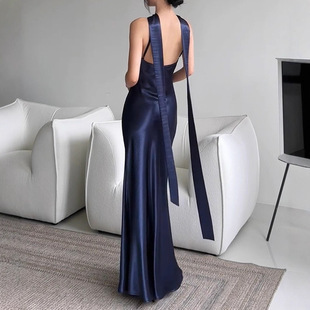 高雅女人味 綢緞露背長禮服