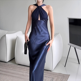 高雅女人味 綢緞露背長禮服