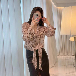 波點V領雪紡上衣