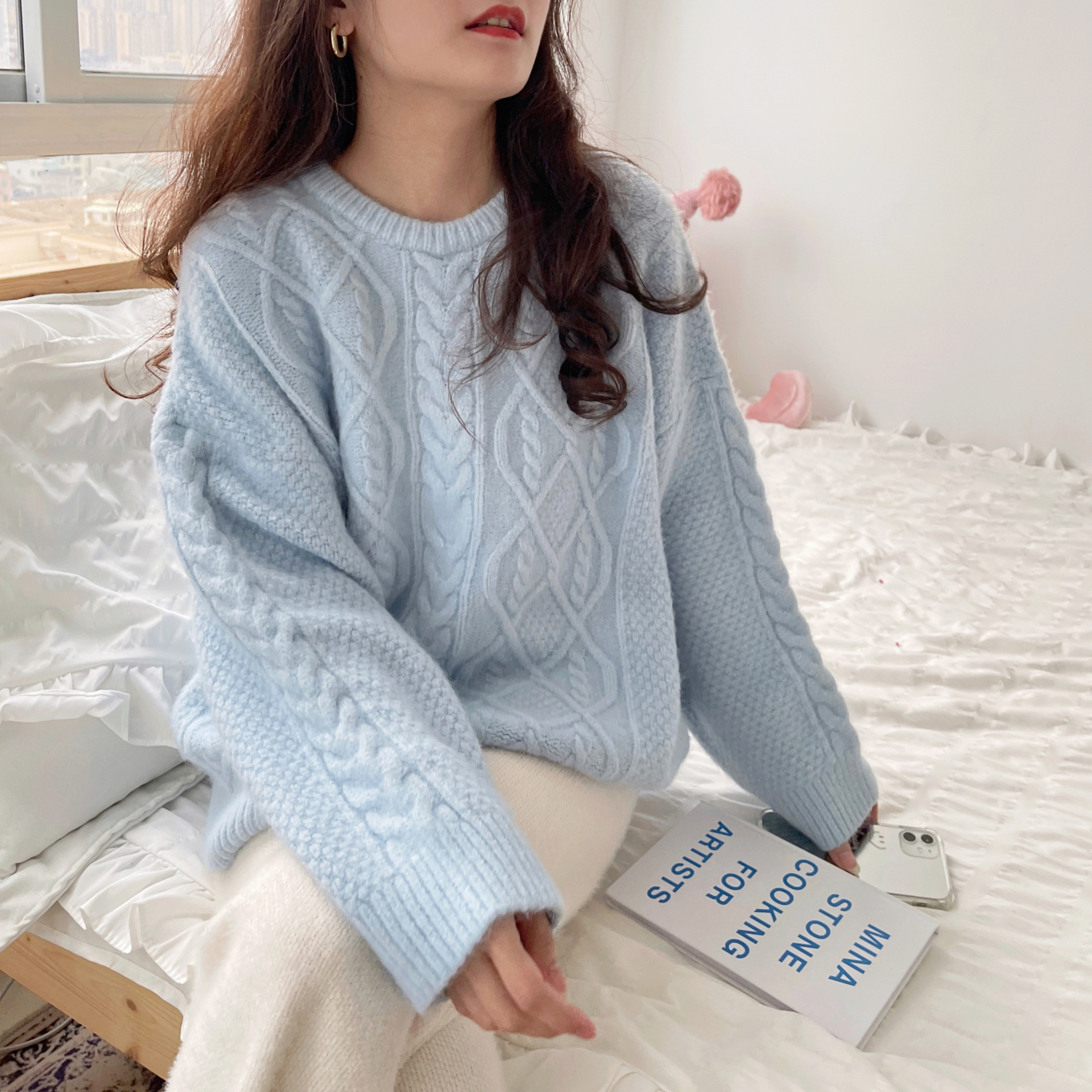 ᴷᴼᴿᴱᴬ 🇰🇷柔霧天空藍麻花寬版針織上衣