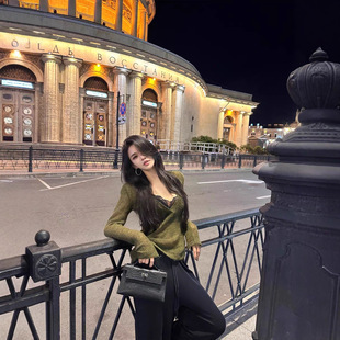 純慾性感 V領針織上衣