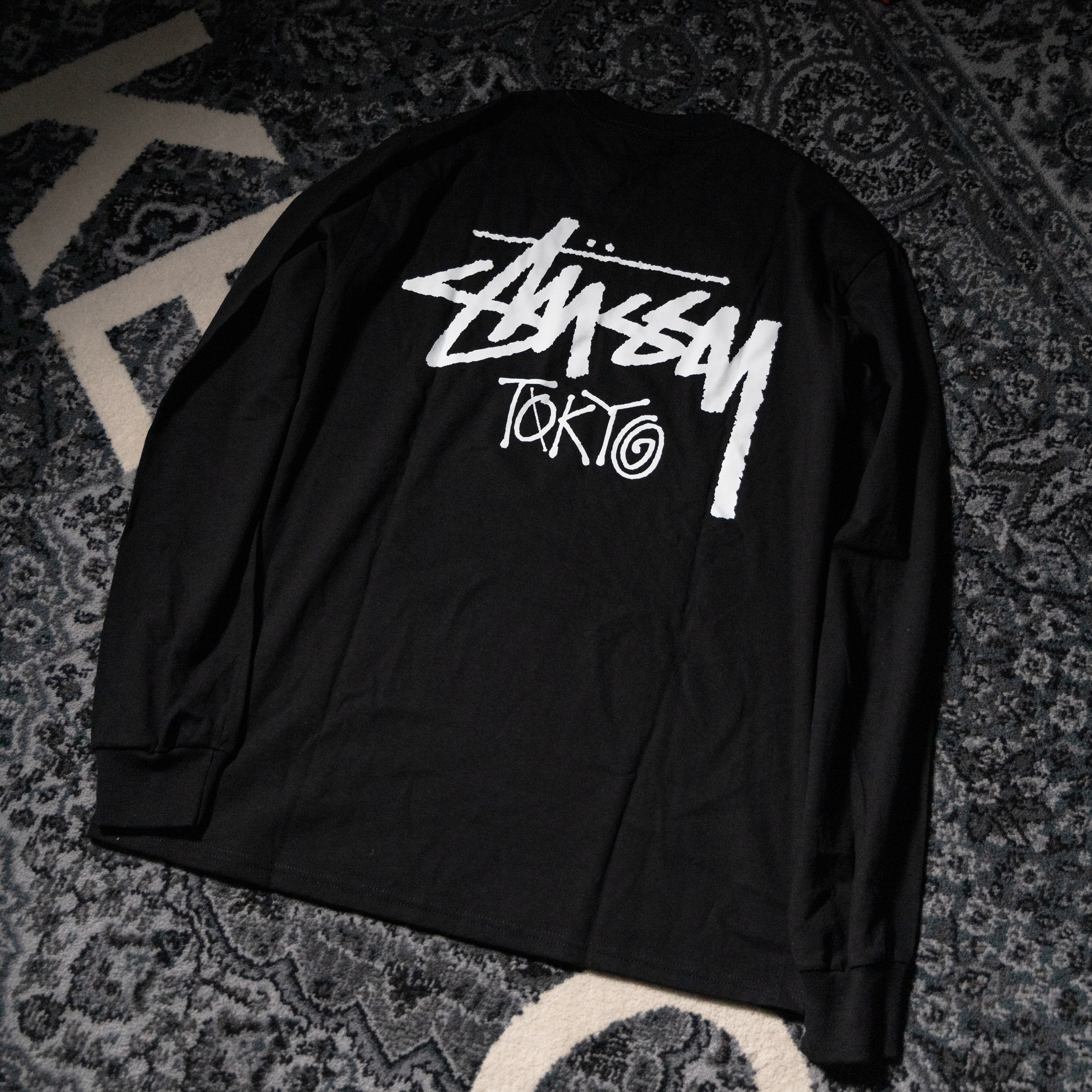 -(B012)-STUSSY TOKYO LS TEE FW25 草寫 LOGO 東京限定 薄長T 黑色-25C3993987