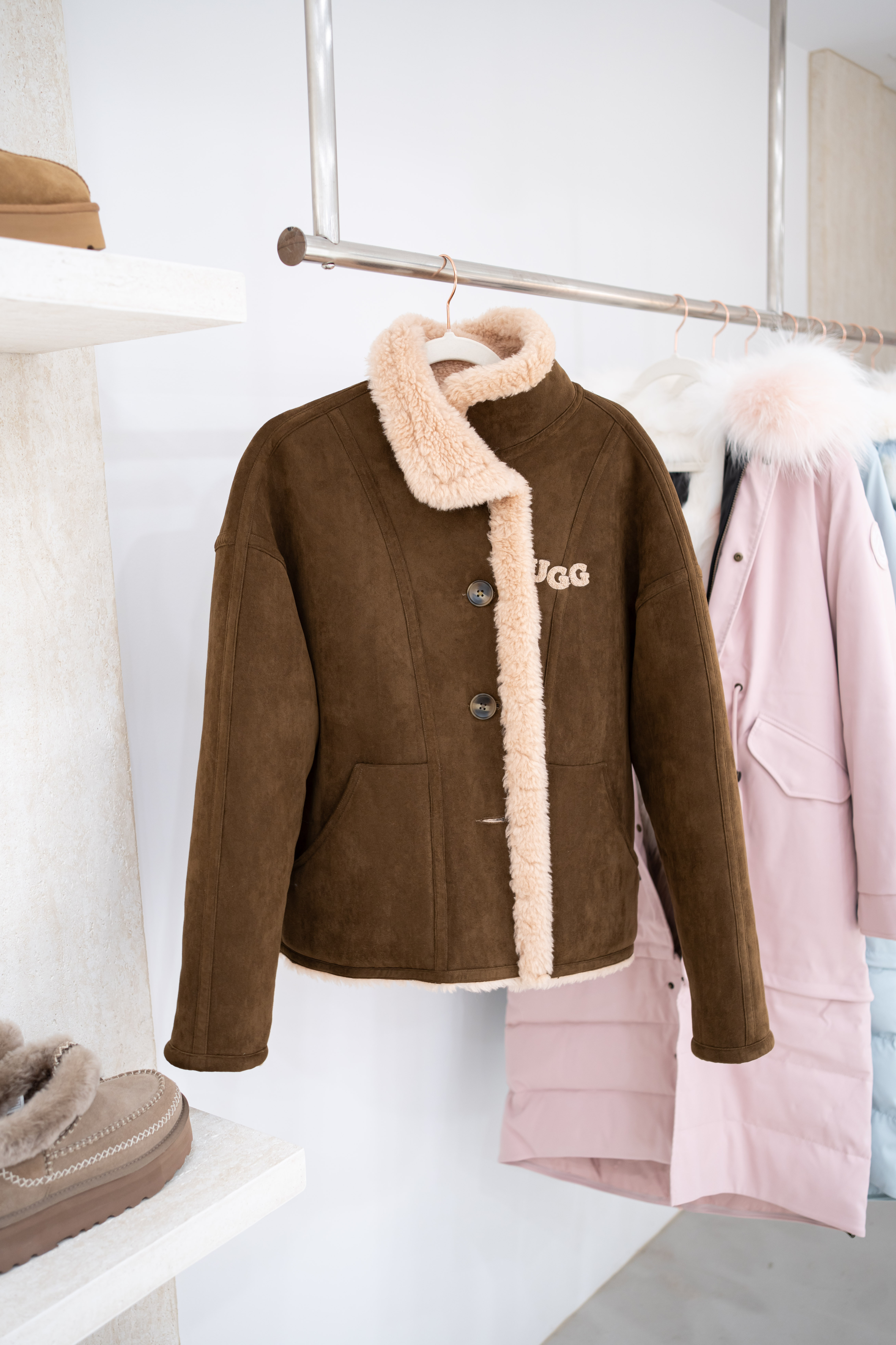 【兩色入】UGG Ozlana Logo Reversible Shearling Coat