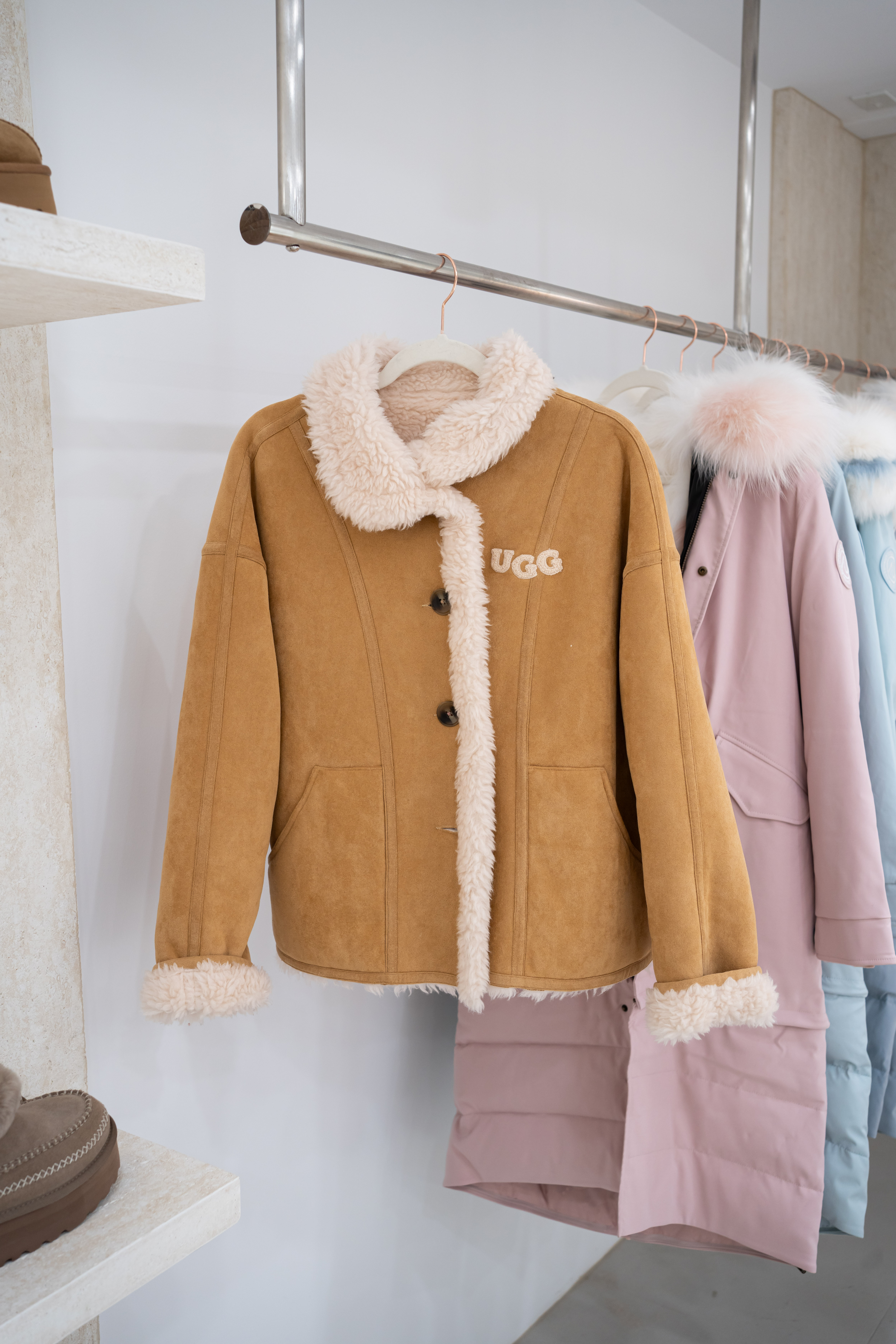 【兩色入】UGG Ozlana Logo Reversible Shearling Coat
