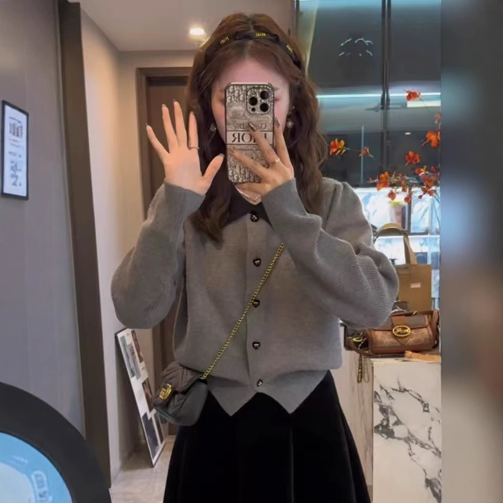 ᴷᴼᴿᴱᴬ 🇰🇷小香風溫柔奶白感圓領黑釦針織外套