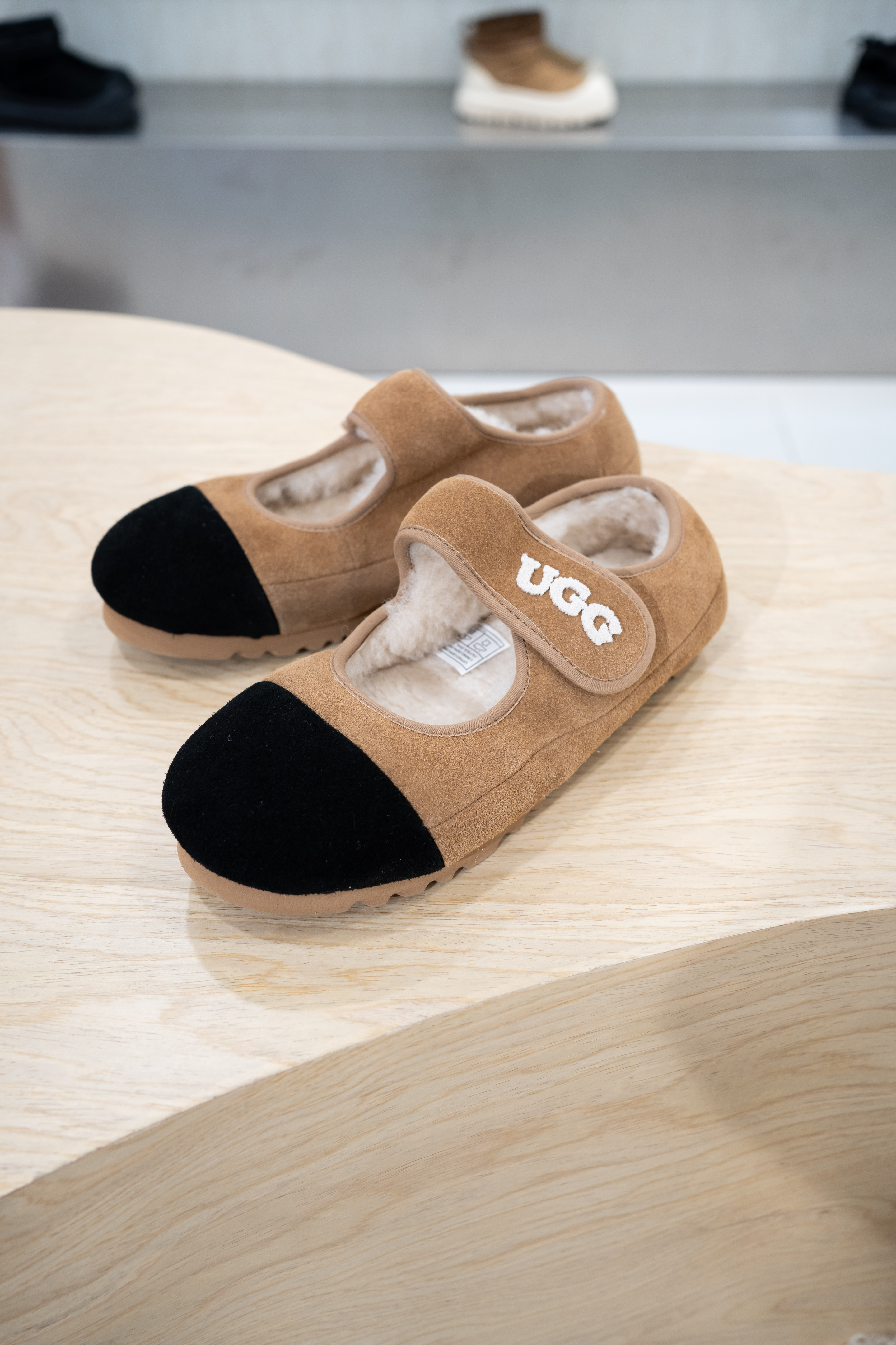 【2色入】UGG Ozlana Muze MaryJane