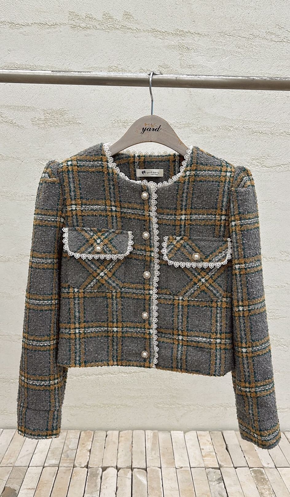 Y82 胸40 長18.5 $549[一口價]。30 ％羊毛