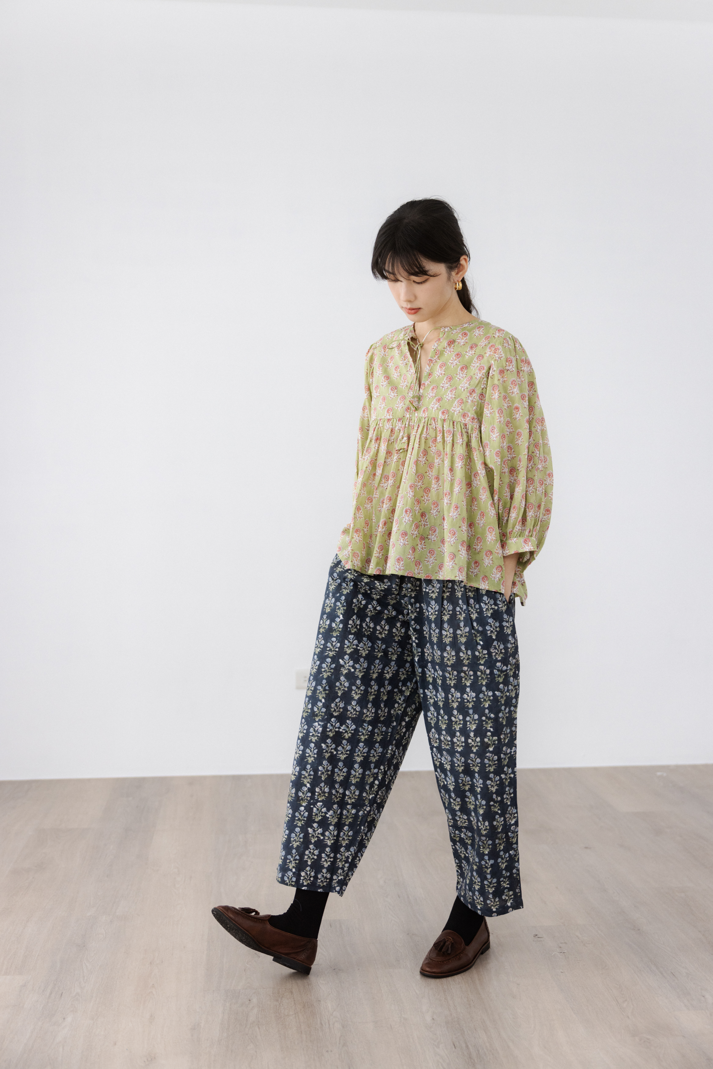 澎袖綁帶上衣_豆綠