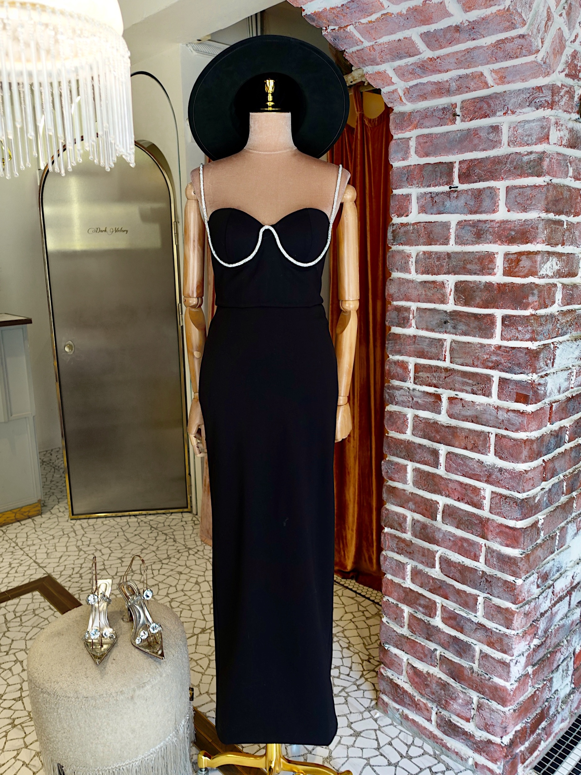 Black Love黑色水鑽飾條短上衣+ 高腰Maxi Skirt套裝