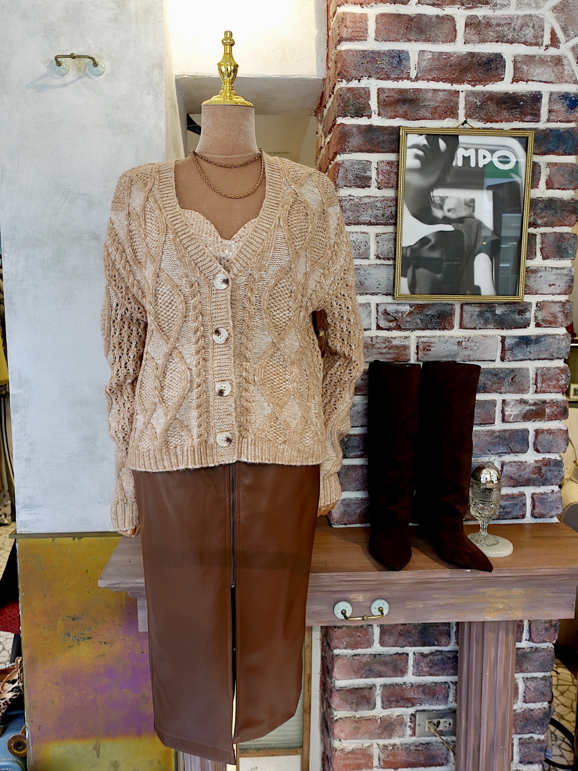 Taupe奶油褐色麻花挑洞針織Cardigan外套