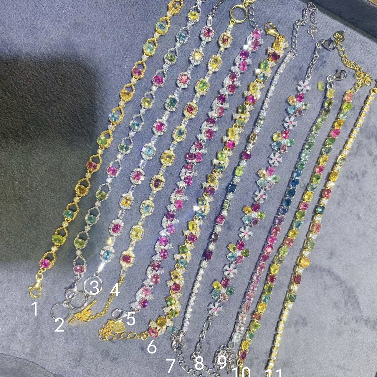 優惠價只有24小時！ 限量優惠只有三件！ 逾時恢復原價！  純天然碧璽手鍊  顏色美，晶體好，近全淨體 主石3✖️4，925銀精工鑲嵌  市價 6.8 萬 限量 寵粉價格1.9 萬  +1000 代打證書   喜歡的朋友們 留言+1 （截圖圈出來您的心儀款式喔 ） 給您下單連結喔！