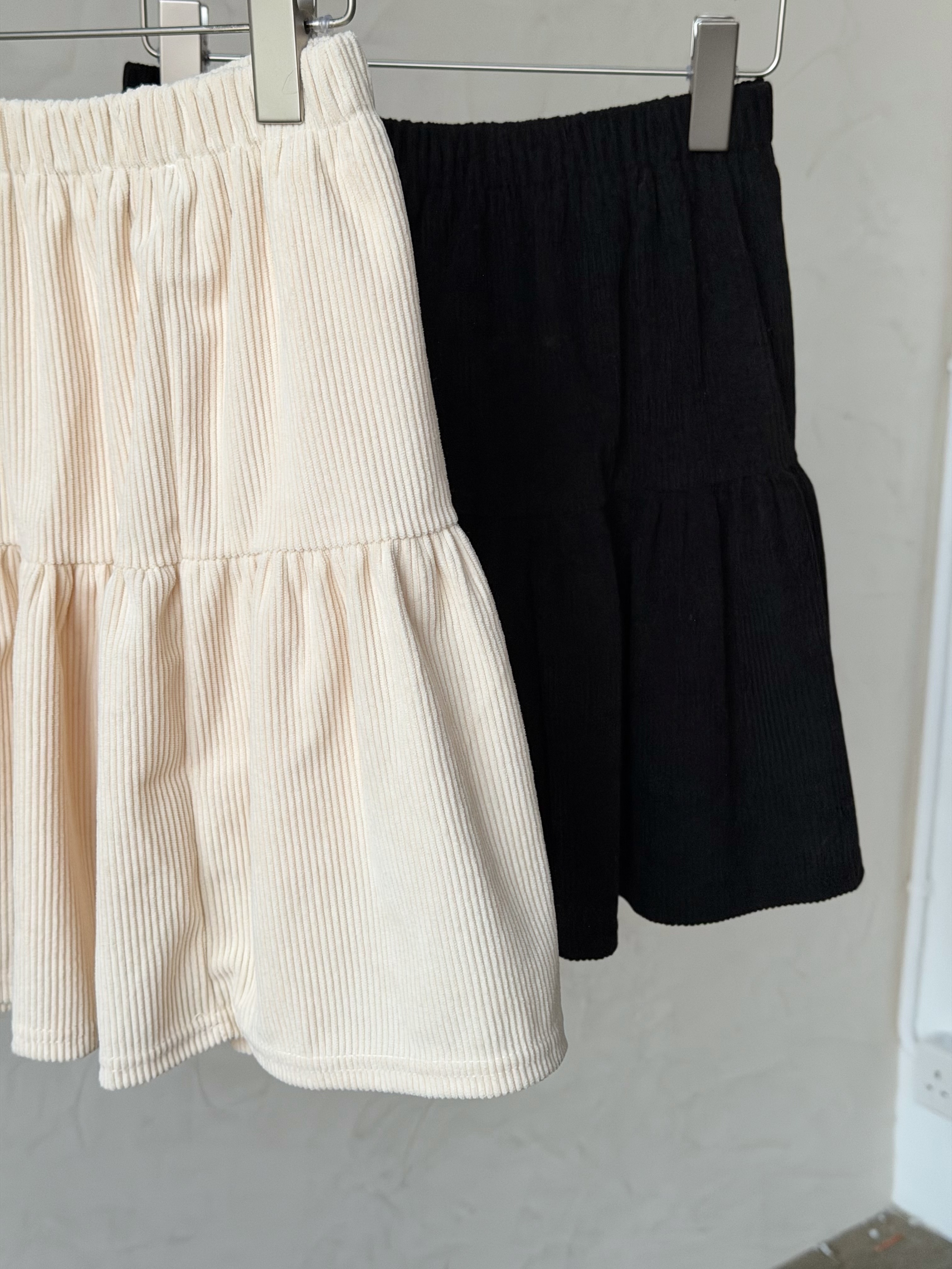 KR425 暗直紋巨彈性兩段散裙-2色