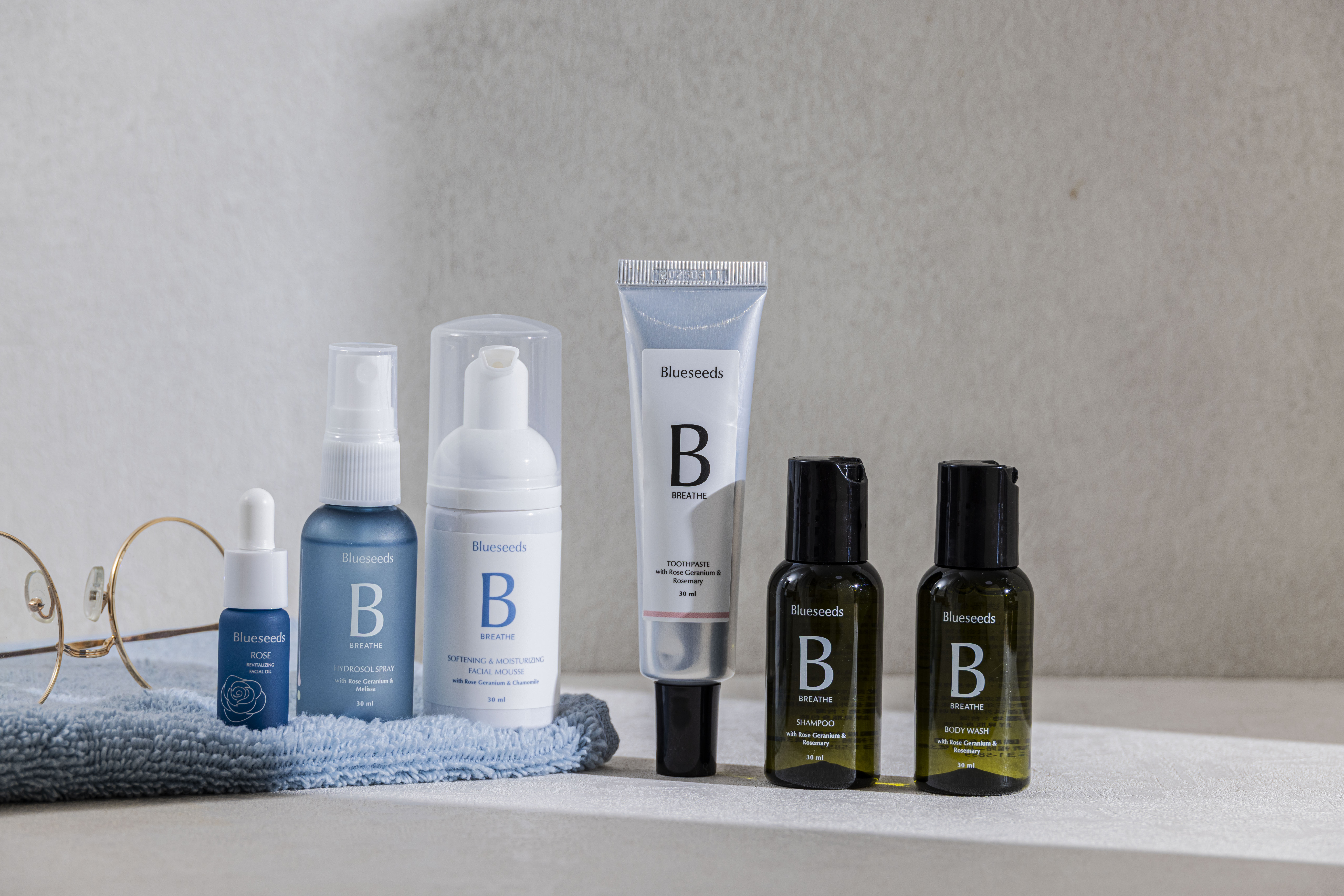 【新客旅行組】晨曦玫瑰煥顏隨身保養組 + 玫瑰天竺葵迷迭香精油旅行組