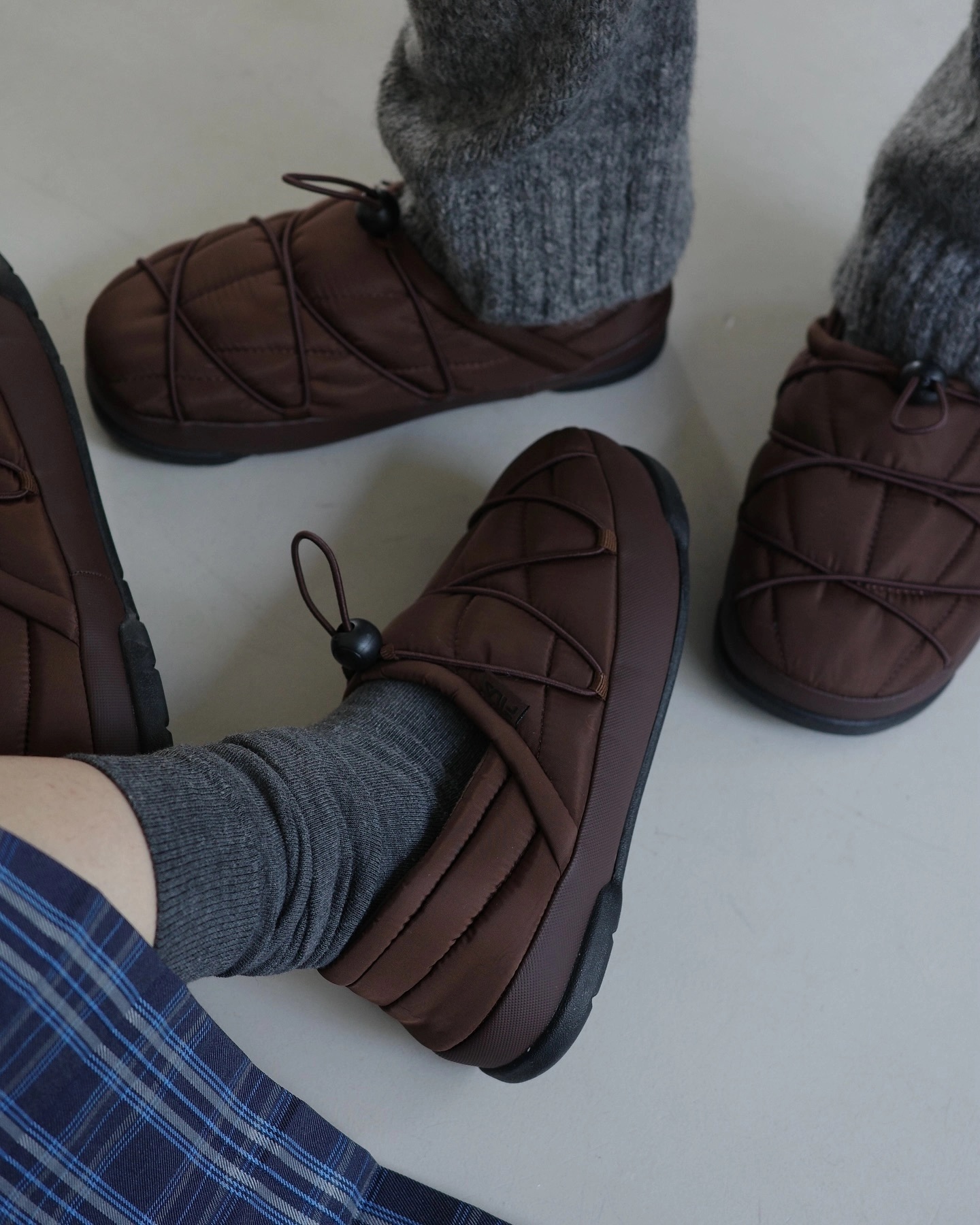 代購-FILA Puffer Mellow 抽繩麵包拖鞋 防潑水 男女同款  FS254BT03X001217