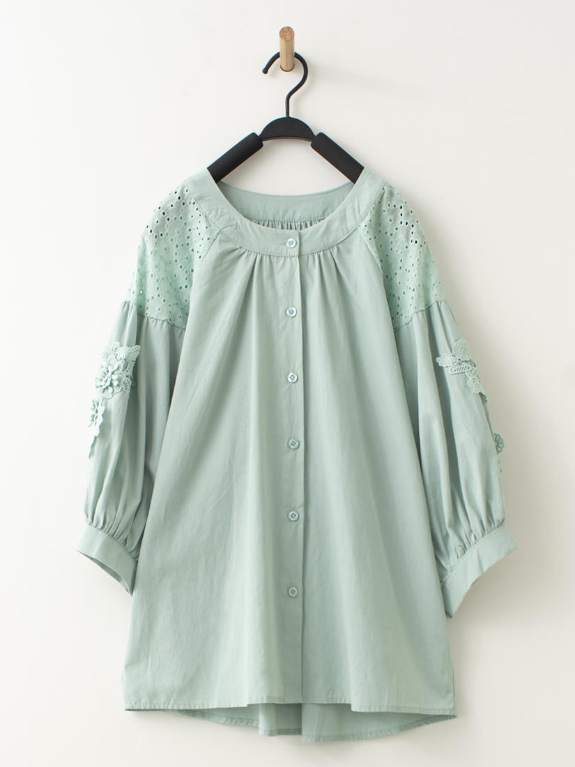 棉繡花蕾絲花片蓬袖上衣