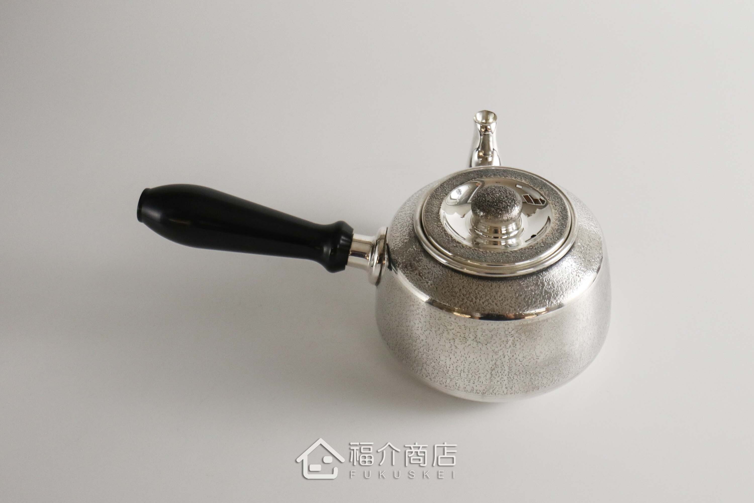 泡茶用的日本純銀茶壺