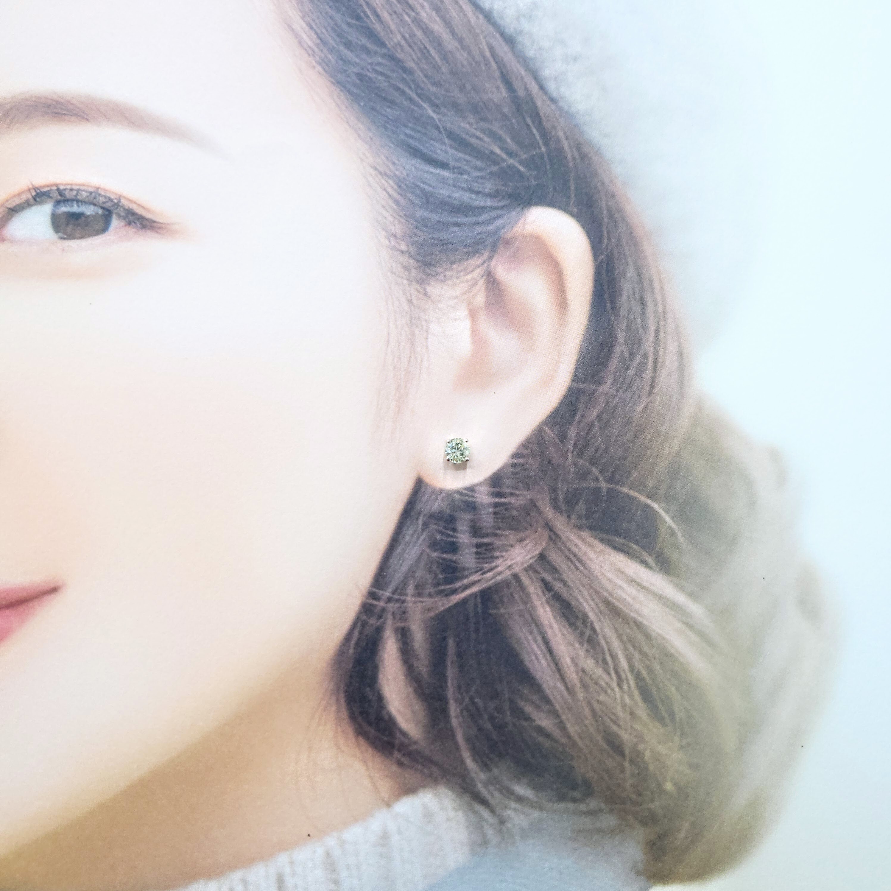 全新18K白金【主石57份淺黃鑽】單耳環