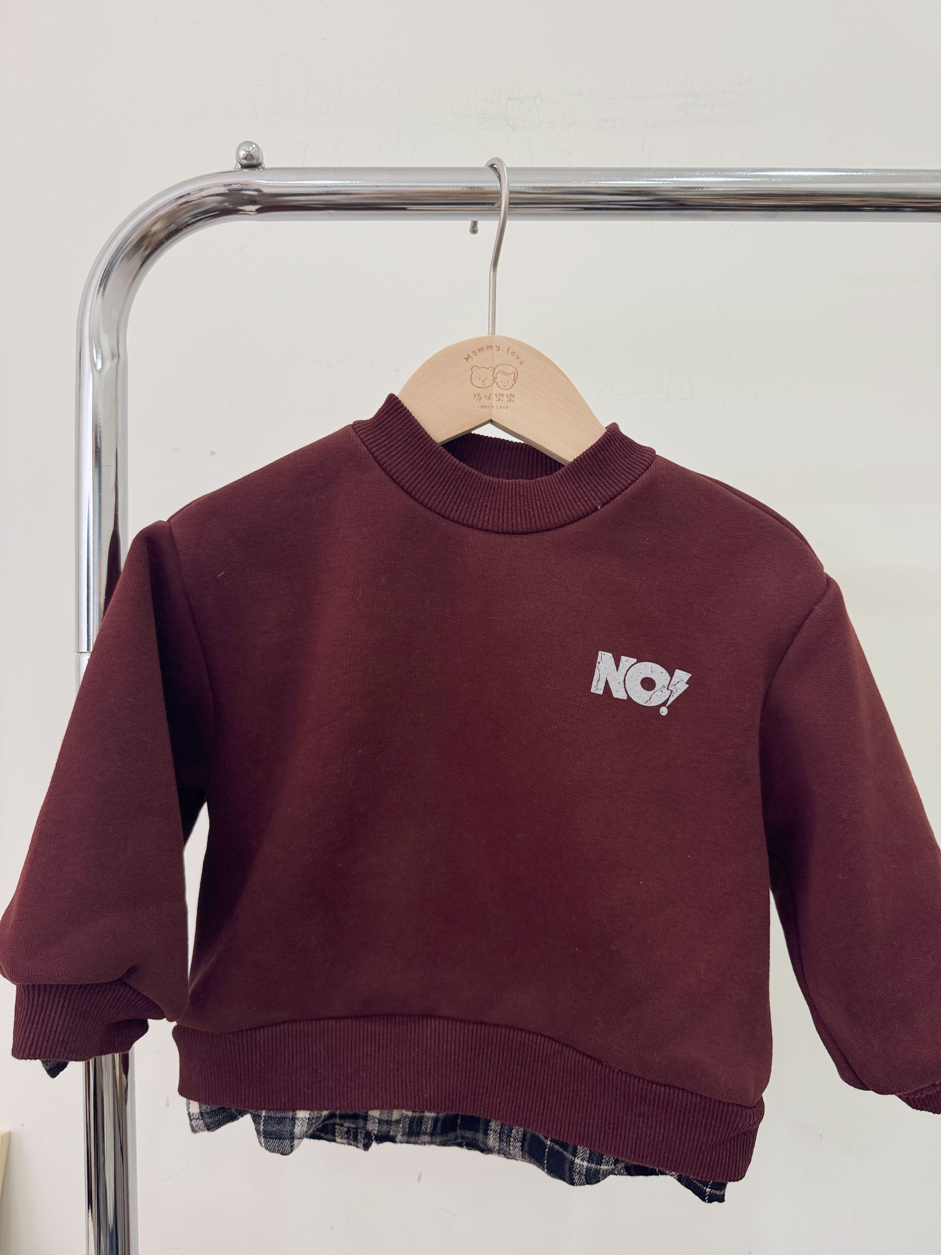 25SQ8690酒紅接拼格子上衣Q8690