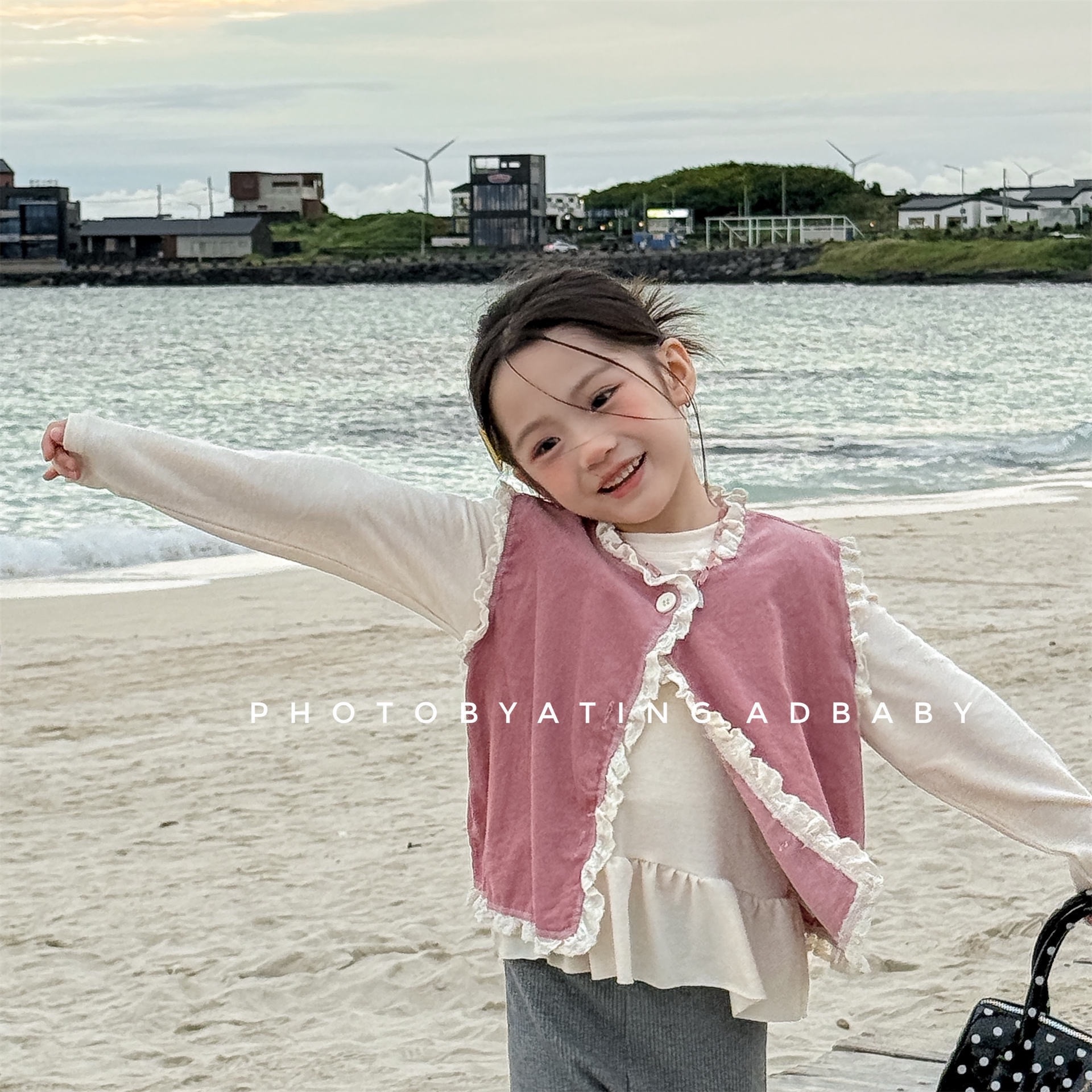 兩色奶油邊粉嫩背心