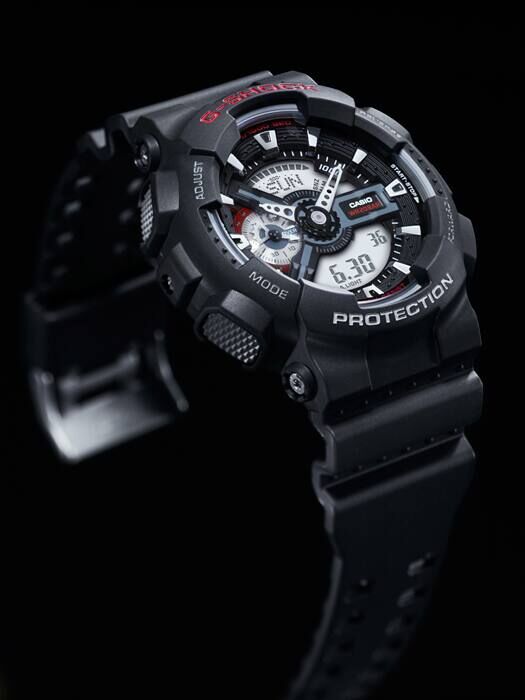 萬年鐘錶 - G-SHOCK  經典款潮流防震雙顯電子錶 GA-110-1A 錶徑 : 51.2 MM