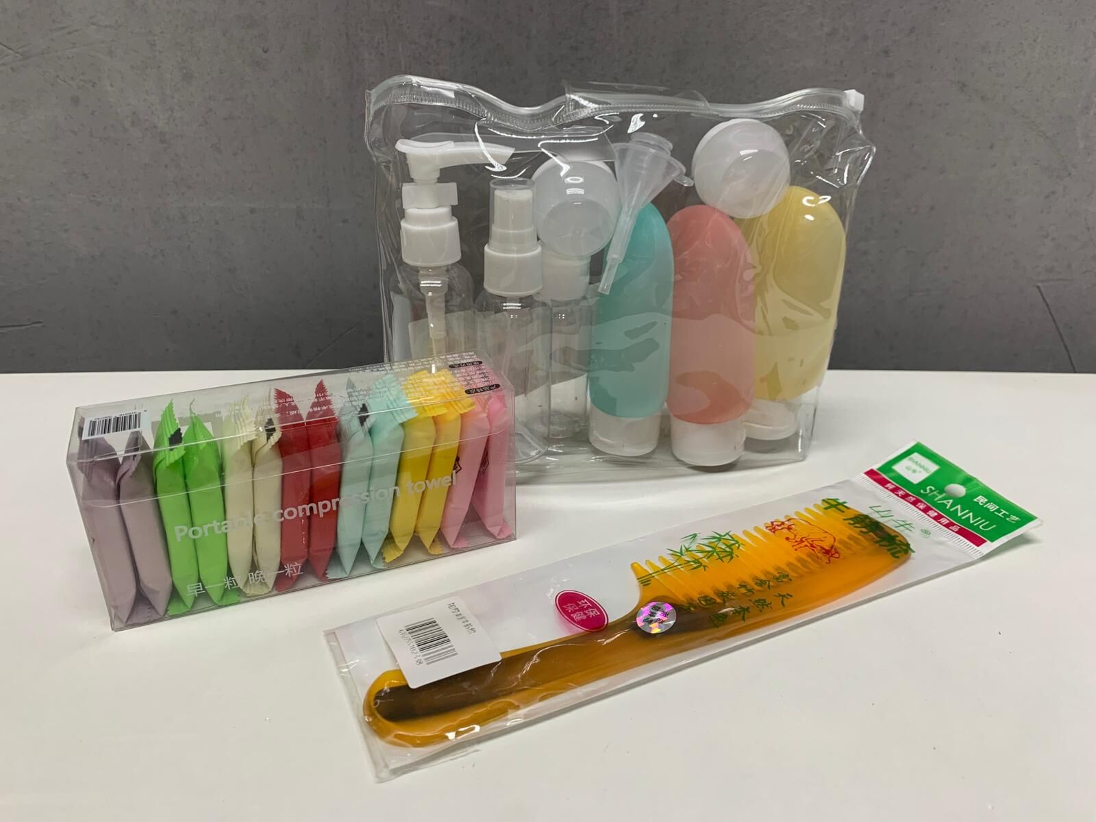 【直播】LL122406 11件旅行分裝瓶 (加送彩色壓縮毛巾14條裝 + 美髮牛筋梳)