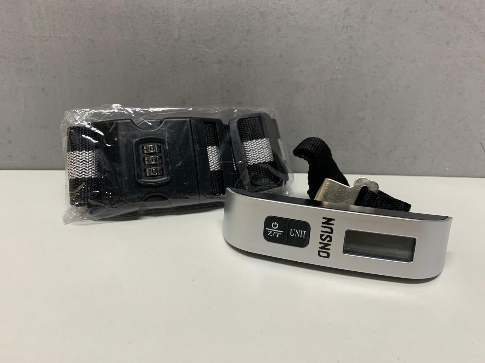 【直播】LL122418 ONSUN 行李磅 送密碼行李帶(顏色隨機)