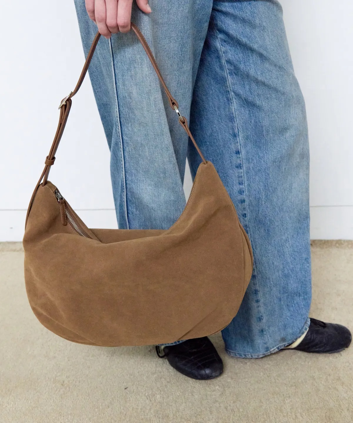 FIND KAPOOR PILLOW PUFFER BAG 35