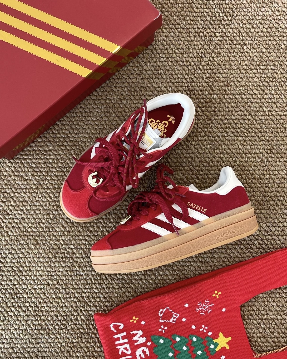 ADIDAS ORIGINALS GAZELLE BOLD 2026年 馬年限定 紅色 馬蹄 馬毛 厚底 增高 焦糖底 女鞋 KJ4293 / 調貨