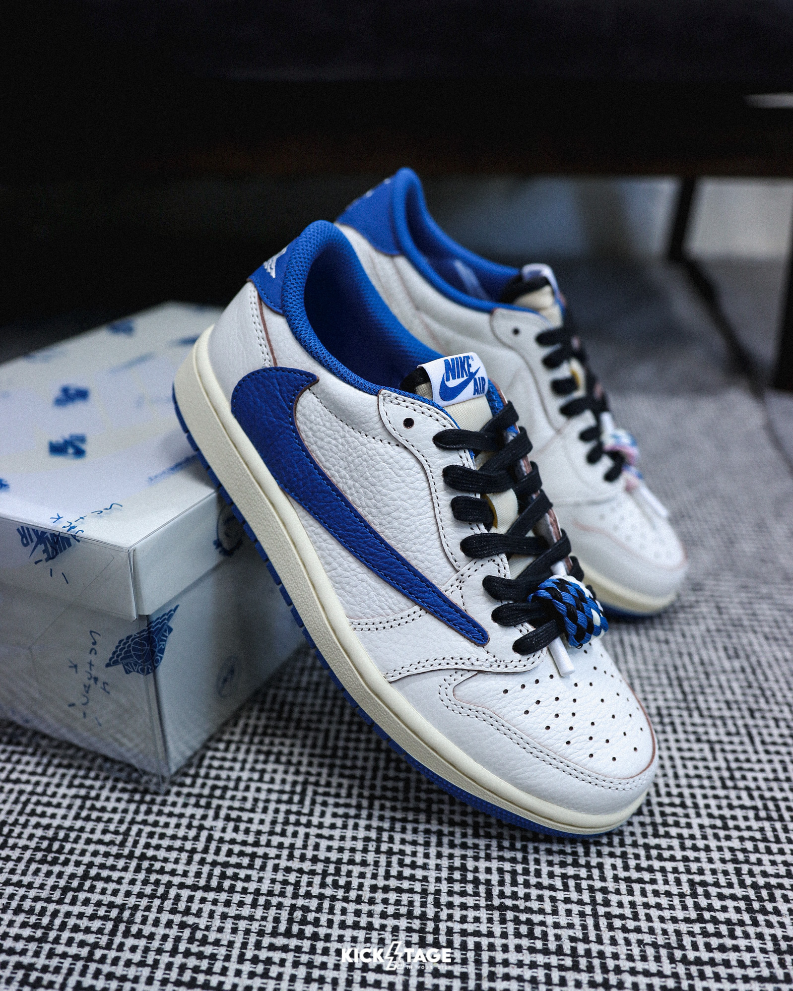 〈連線代購商品〉男女鞋 TRAVIS SCOTT x AIR JORDAN 1 LOW OG SP 'FRAGMENT' 三方聯名 3.0 低筒 倒鉤 休閒鞋【DM7866-104】AJ1TS