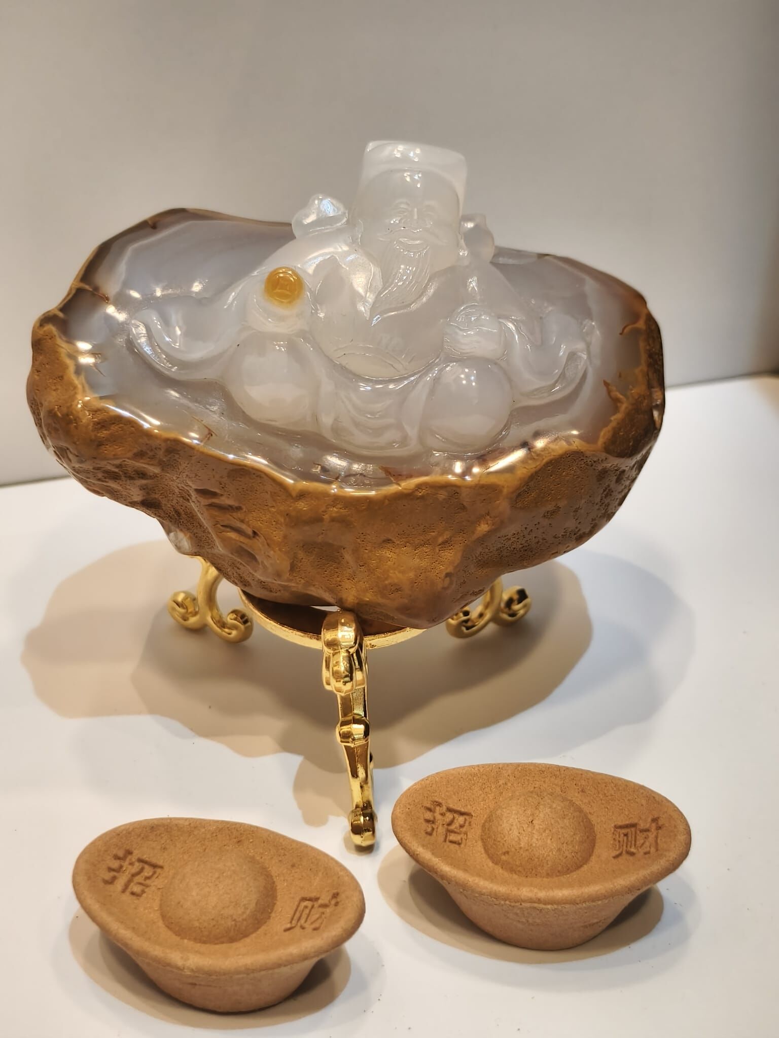 0102CYST12-水晶CS- 大師傅雕刻瑪瑙財神爺 (已開光) 送招財元寶香一罐 (約20粒) [一物一圖] (A12)