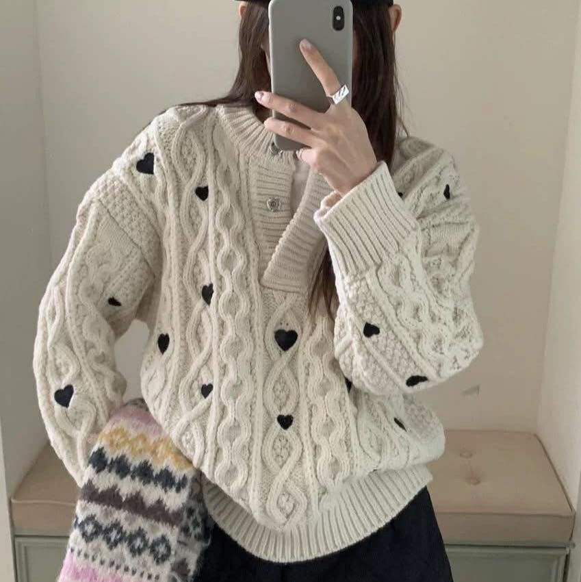 【質感超好的愛心刺繡針織造型上衣】（現貨）