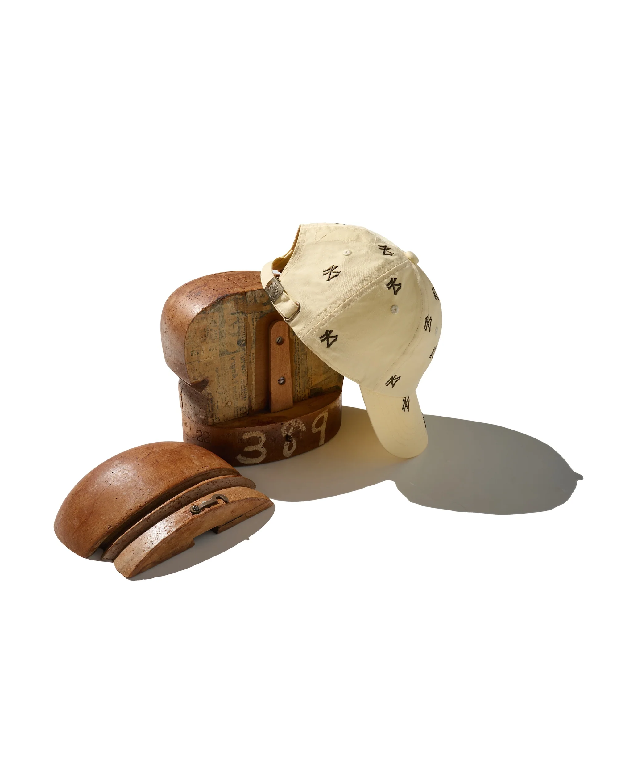 GRS EMBROIDERY MONOGRAM "KN" CAP CA-00048-WH