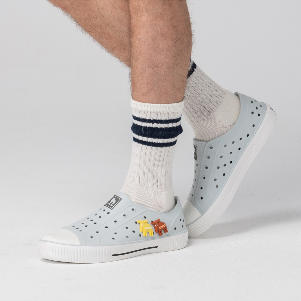 雙色洞洞餅乾水鞋 (奶蓋冰川藍)