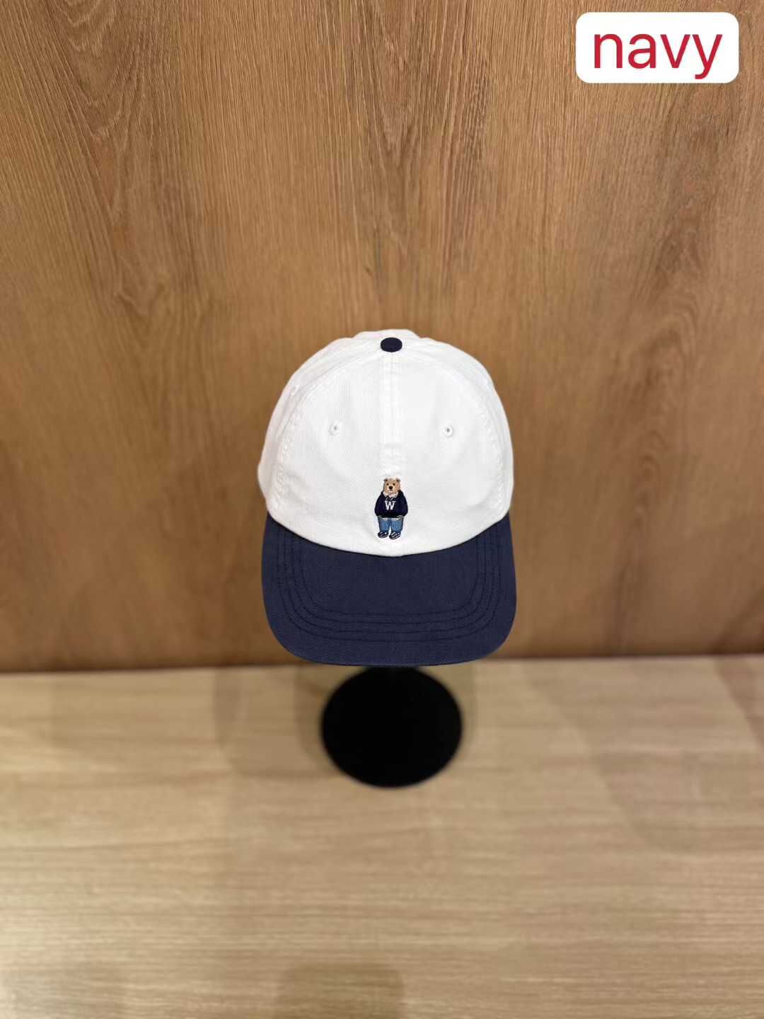 【預購】AKR122414 WHO.A.U 小熊CAP帽系列 (WHACG1111A)