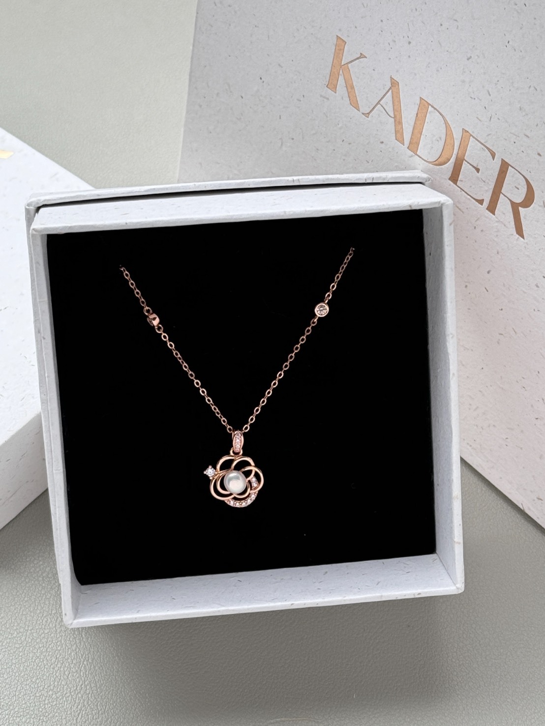 卡蒂羅 KADER 冬日 山茶花 珍珠 項鍊