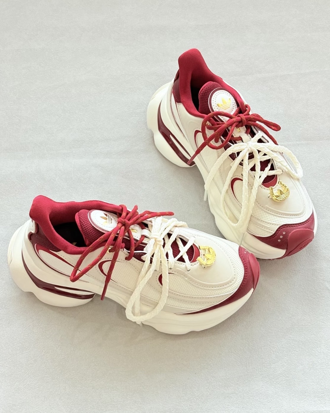 ADIDAS OZVENUZ 2026年 馬年限定 紅色 馬蹄 蝴蝶鞋 增高 厚底 宋雨琦同款 女鞋 KI2801 / 調貨