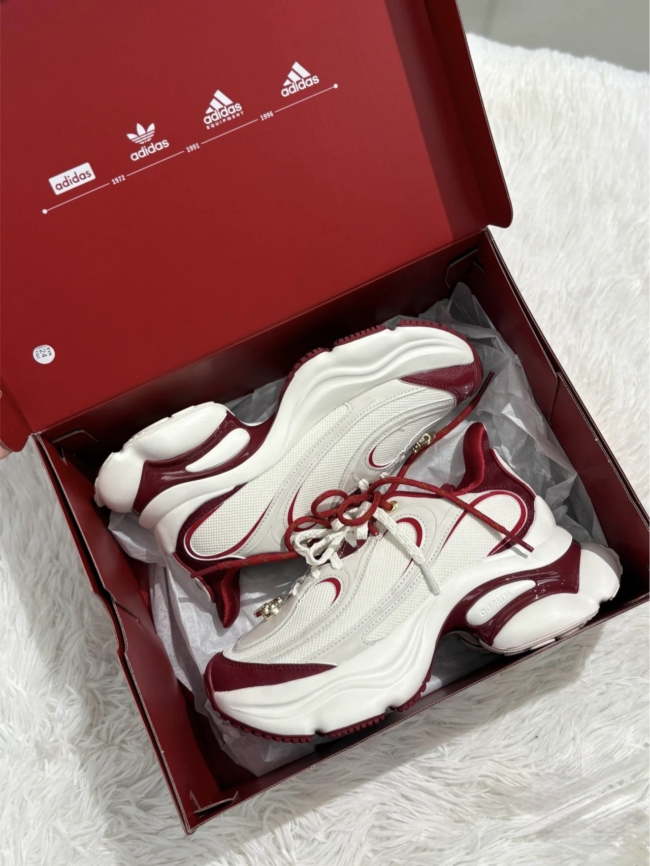 KTQ STORE ‧ Adidas Originals Ozvenuz 老爹鞋 新年限定 紅白色 KI2801