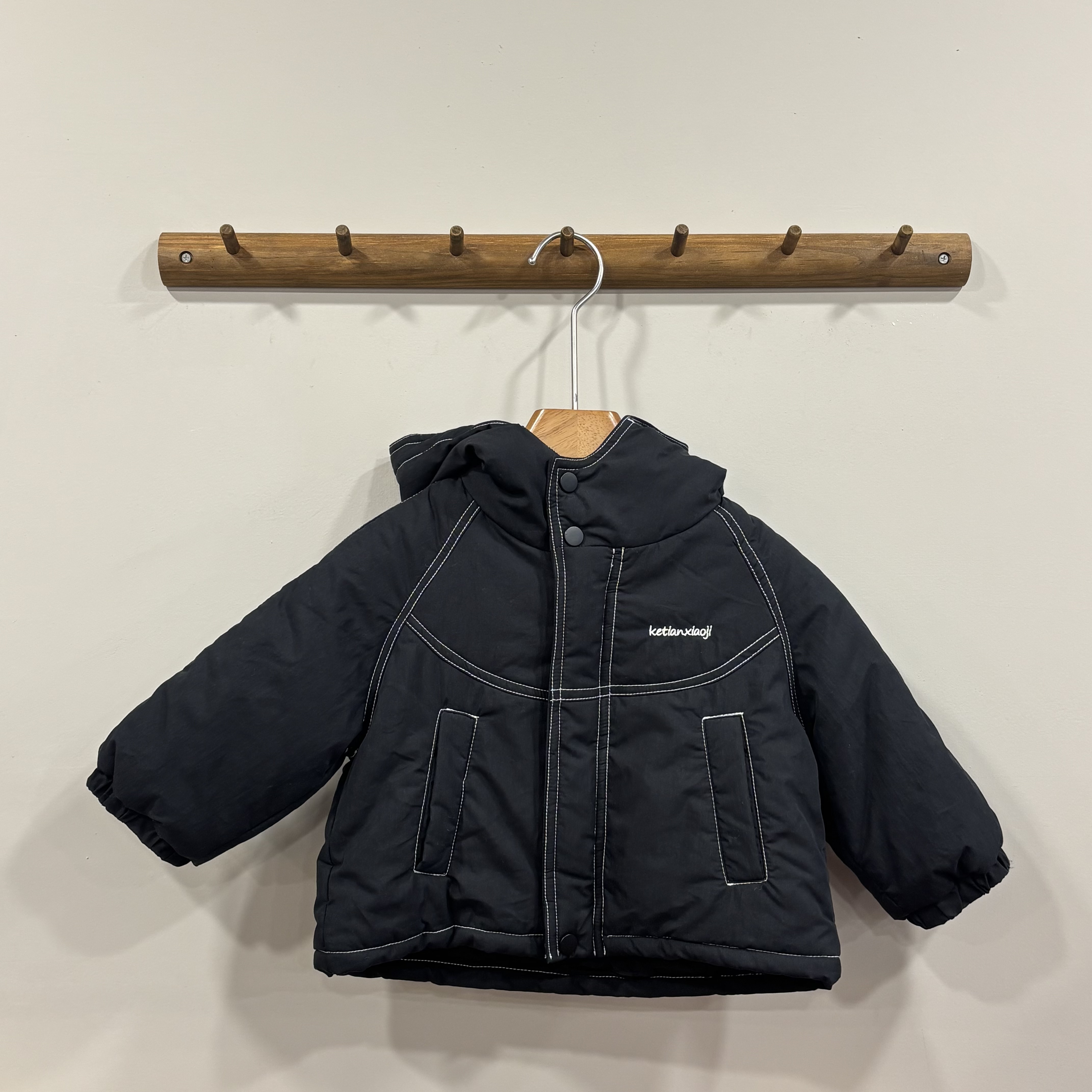 A03661割線造型鋪棉外套