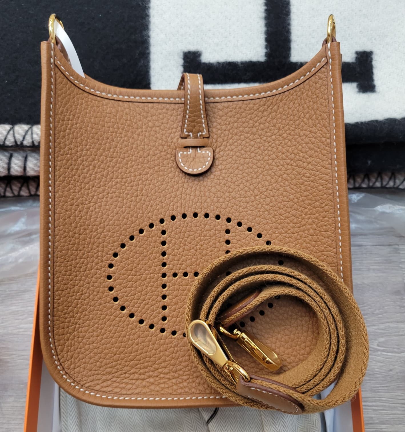 HERMES MINI EVELYNE GOLD CC SHORT STRAP 85CM 金棕色金扣 短帶