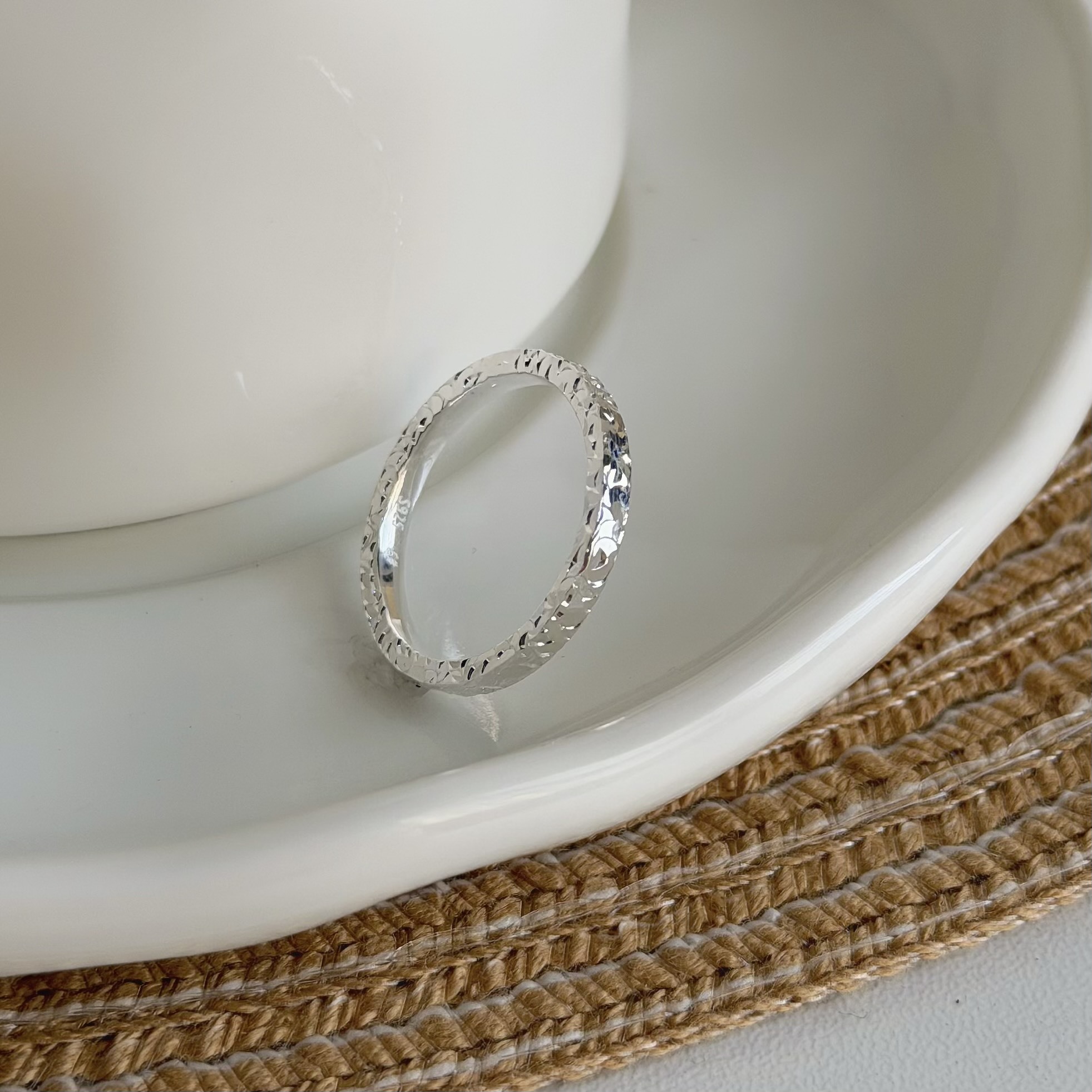 Q200細版碎冰純銀戒指【特價】