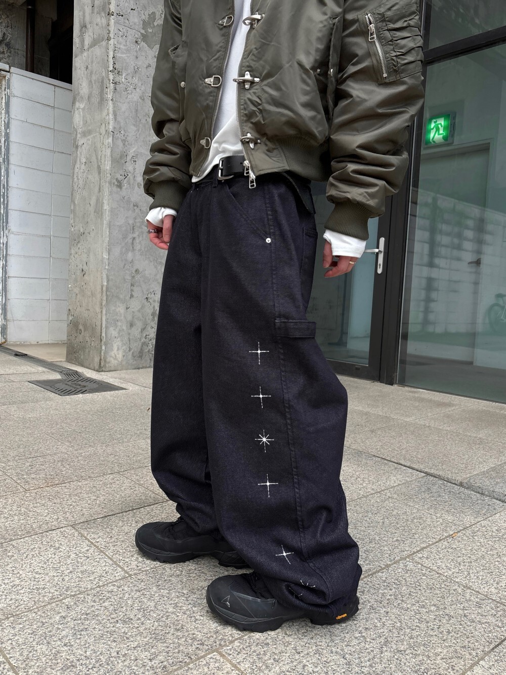 韓國 星芒 綻放 刺繡 堆積 牛仔褲