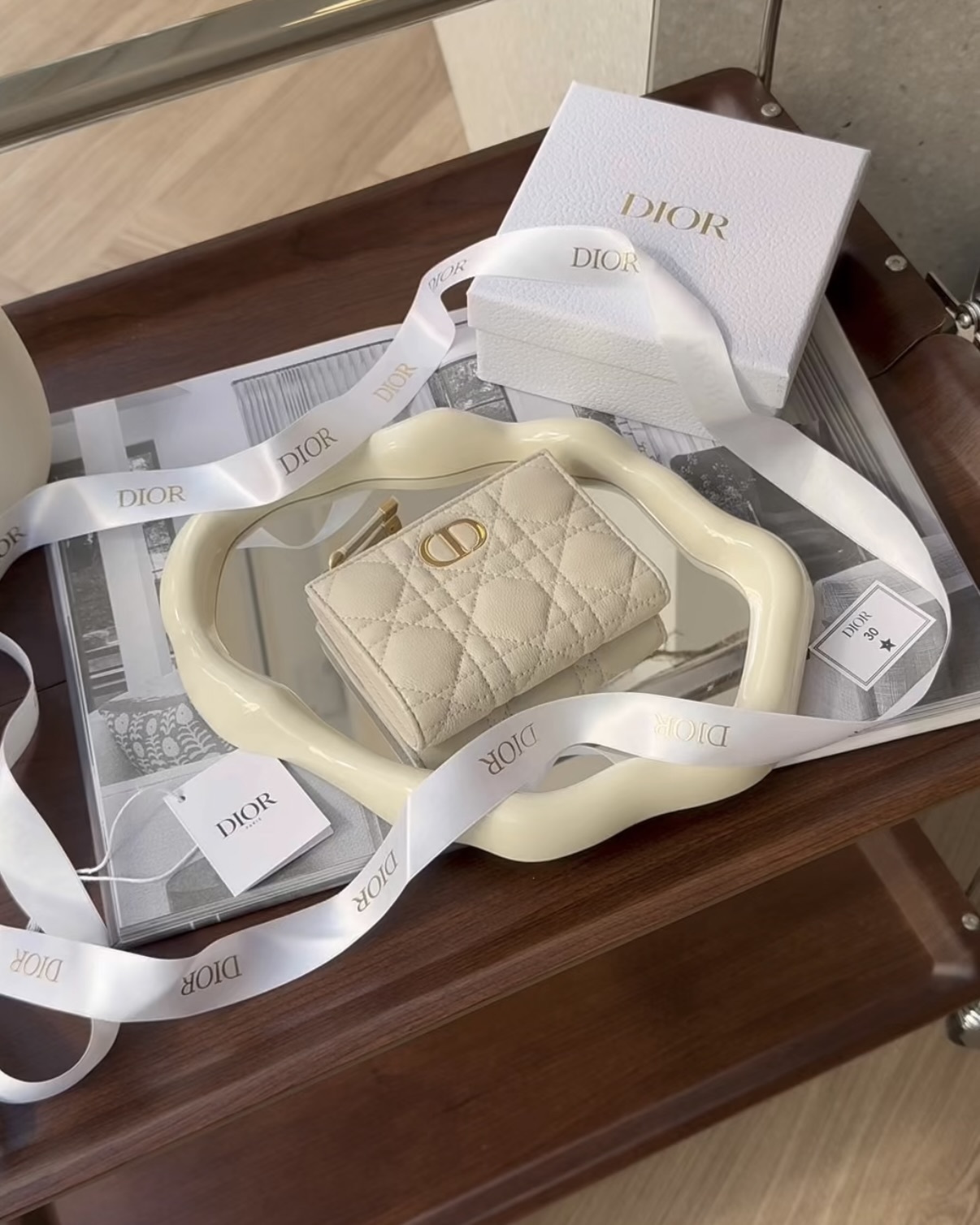 DIOR｜一字拉鍊對開袋短夾 煙象牙色