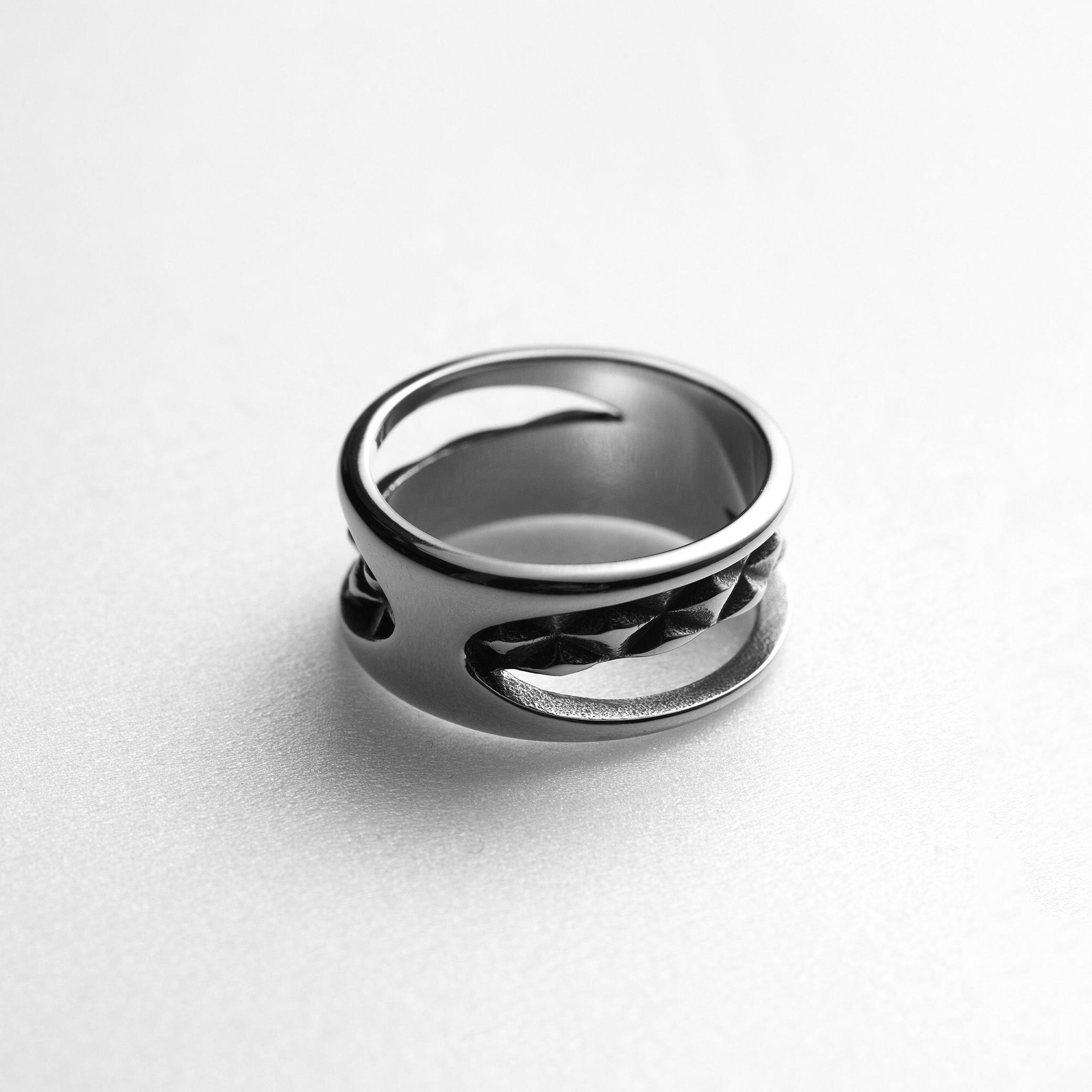 Liam Conner｜005-R03 - 立體鉚釘戒