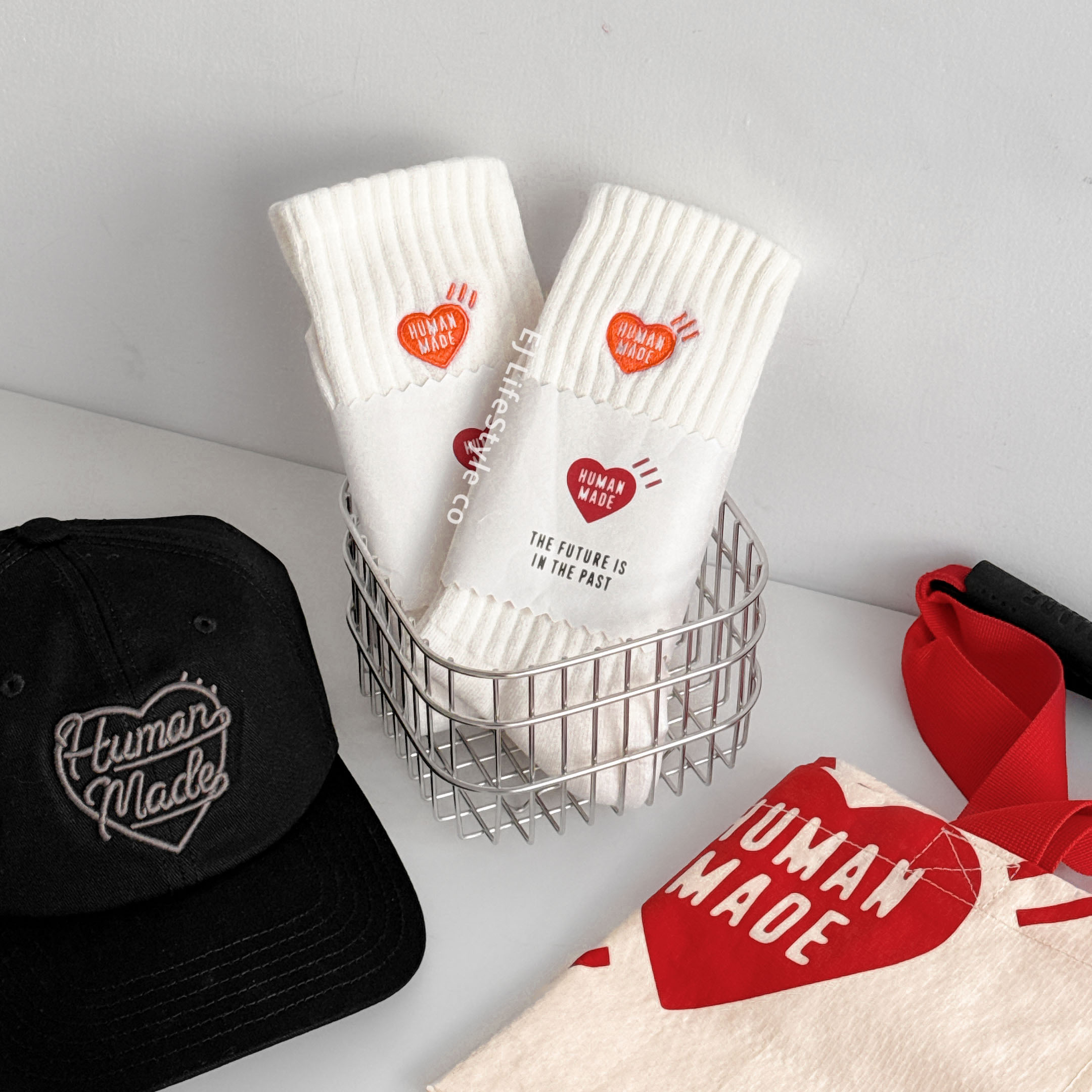 日本限定🇯🇵 HUMAN MADE 襪子 中筒襪 長襪 橘色 刺繡愛心 奶油白 / 現貨