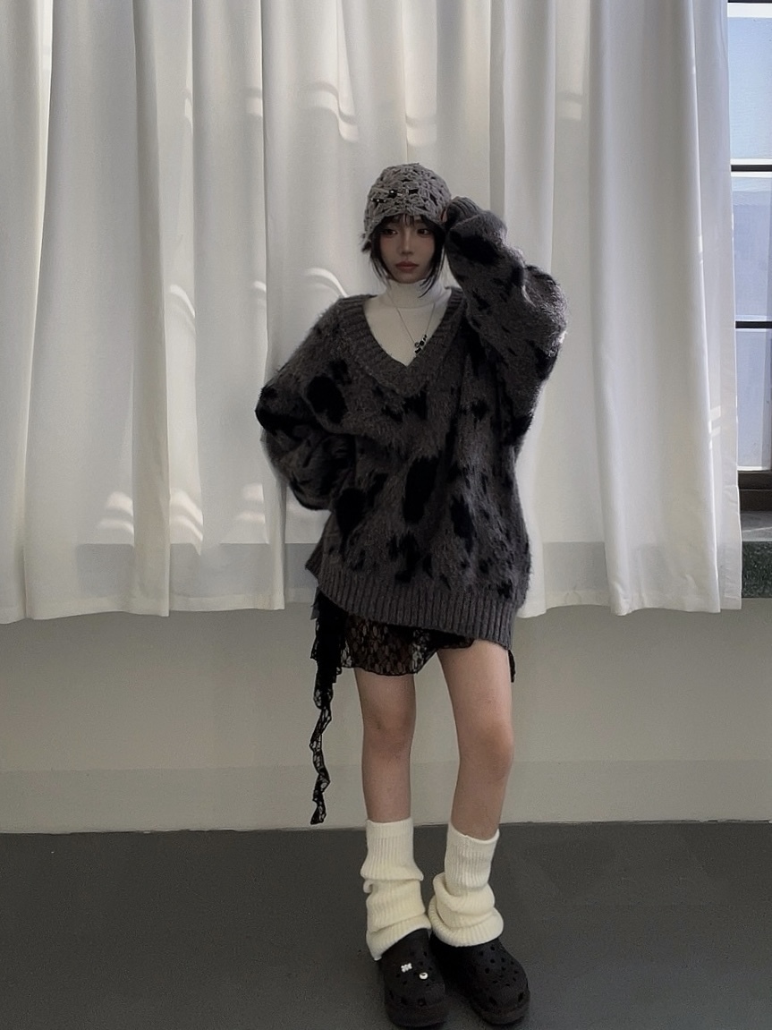 灰豹紋毛茸茸v領毛衣