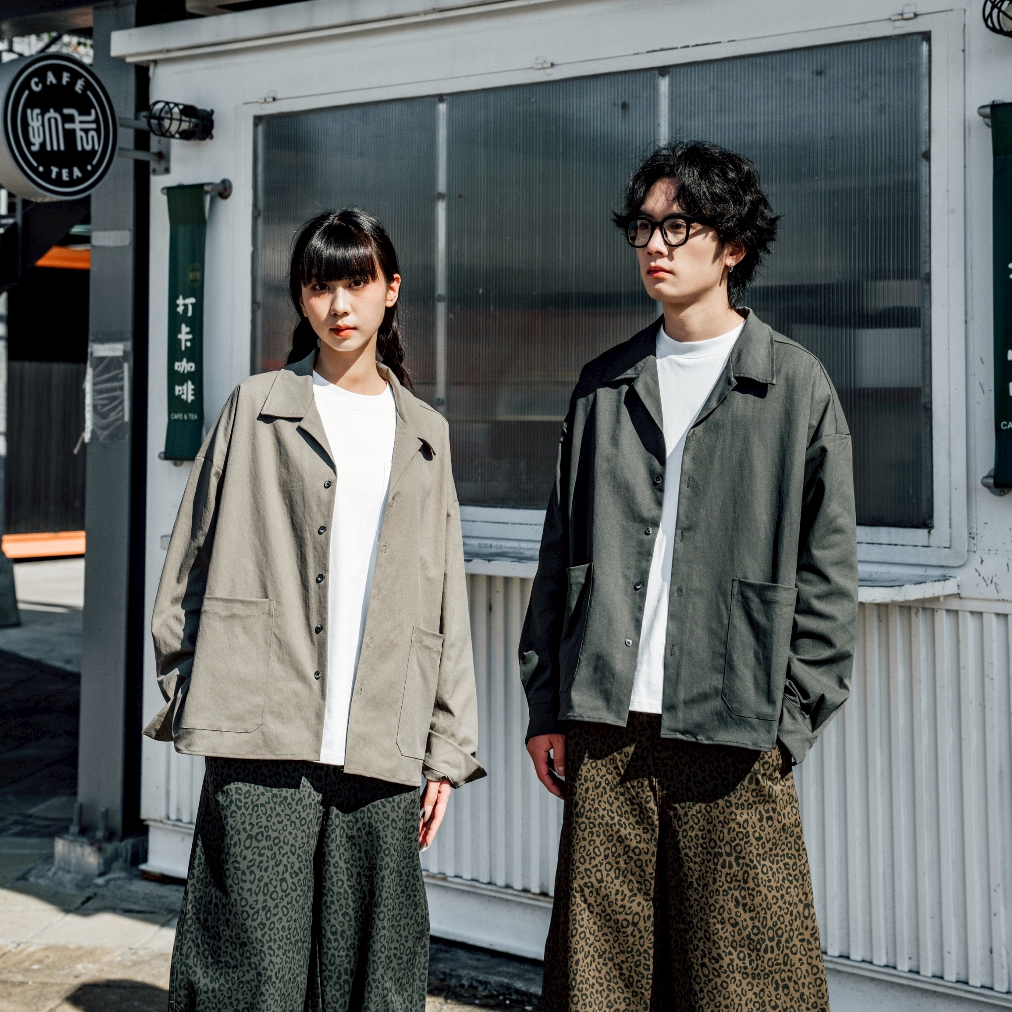 SBG 寬鬆口袋微短長袖襯衫 SB8013